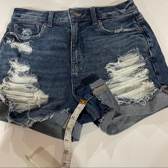 American Eagle High Rise Distressed Dark Wash Mom Denim Jean Shorts Size 6 - Picture 9 of 9